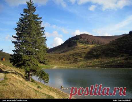 (4) Crna Gora Montenegro