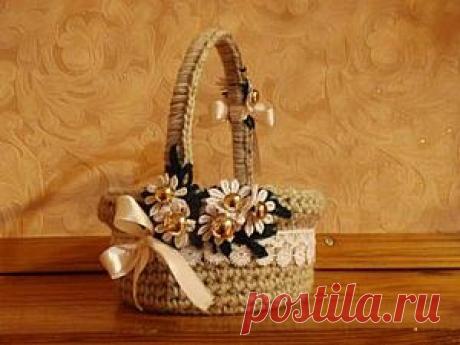Превращаем пластиковую банку в корзиночку