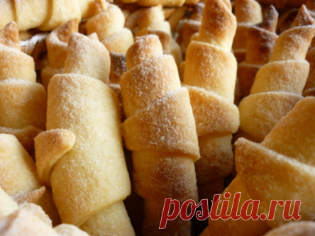 Вкусные, румяные РОГАЛИКИ- это прекрасный десерт, который очень легко приготовить самостоятельно.
