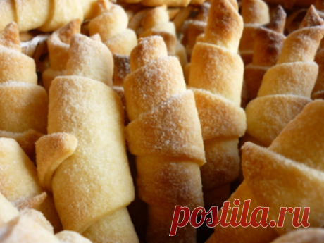 Вкусные, румяные РОГАЛИКИ- это прекрасный десерт, который очень легко приготовить самостоятельно.