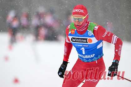 Большунов выиграл марафон на чемпионате России. Трехкратный олимпийский чемпион Александр Большунов выиграл марафон на 50 километров свободным стилем на чемпионате России в Сыктывкаре. Гонка прошла в воскресенье, 3 апреля. Спортсмен преодолел дистанцию за два часа, девять минут и 29,4 секунды. На втором месте финишировал Андрей Ларьков.