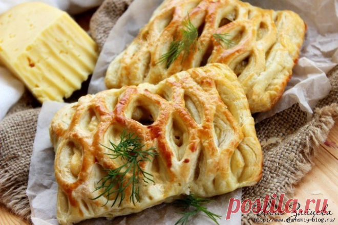 Быстрые слойки с курицей и сыром.