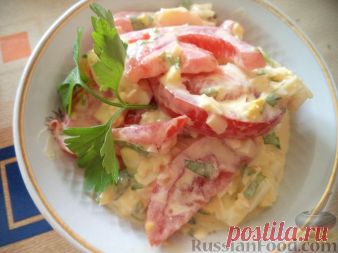 Рецепт: Салат из сыра с помидорами и яйцом на RussianFood.com