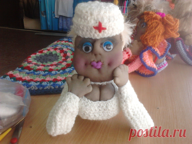 вот такая врачиха у меня получилась.....я ж только учусь