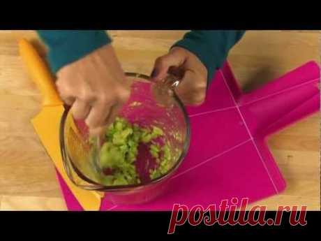 How to Make Cleansing Clay Masks