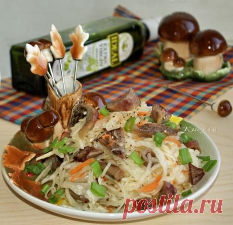 Салат из солёных груздей и квашенной капусты | Кошкин дом