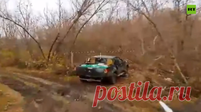 МО России показало видео с уничтожением пикапа ВСУ с гербом нацистской Германии. Министерство обороны России опубликовало видео с уничтожением пикапа ВСУ с гербом нацистской Германии. Читать далее