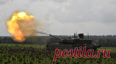 «С учётом современных угроз»: как в России модернизируют защиту бронетехники на основе опыта СВО. Специалисты «Ростеха» с учётом опыта спецоперации дорабатывают защиту боевой техники, особенно её верхней полусферы, куда бьют противотанковые ракетные комплексы и сбрасываемые с дронов боеприпасы. Об этом рассказал индустриальный директор кластера обычных вооружений, боеприпасов и спецхимии госкорпорации Бекхан Оздоев. Военные эксперты отмечают, что модернизированная защита техники должна массово…