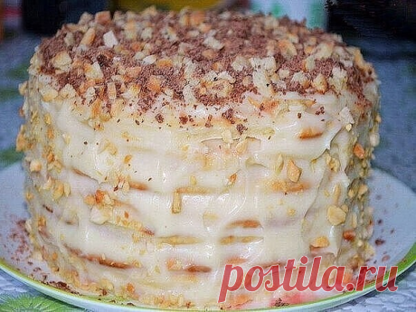 10 ОБАЛДЕННО ВКУСНЫХ ТОРТОВ
1. Простой тортик
Тесто:
4 небольших яйца
Сахар 130 гр
Мука 200 гр
Сода (погасить) 1/3 ч л
Какао 1 ч л без горки
Любые ягоды по вкусу горсть
Крем:
Сметана 150гр
Сахар 2-3 ст л.
Яйца взбить с сахаром в очень пышную массу, добавить соду и постепенно муку. 2/3 теста вылить в форму, в остальное тесто добавить какао. Поверх белого теста выложить ягоды, обваленные в муке, и темное тесто хаотично. Печь при 170-180* 20-30мин (проверить спичкой). Для кре...