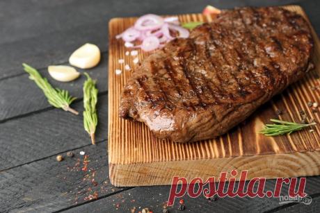 Как сделать мясо еще нежнее: 6 проверенных способов Рассказываем о шести ингредиентах, которые помогут приготовить сочное и нежное мясо с хрустящей корочкой. 1. Соль Вы наверняка знаете, что соль вытягивает жидкость из большинства продуктов – овощей, грибов, зелени...