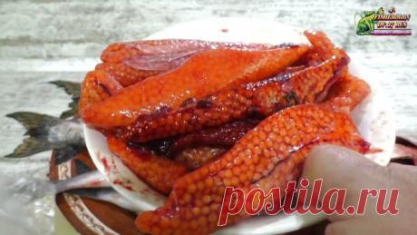 Вот так нужно солить красную икру из замороженной горбуши с магазина Как правильно солить красную икру из замороженной горбуши с магазина вы узнаете посмотрев это видео, друзья если вам повезло и вы купили в магазине замороженную рыбу горбуша или форель, и в ней оказалась красная икра то попробуйте посолить икру правильно, в этом видео я подробно покажу и расскажу ка