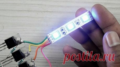 Самый простой контроллер для RGB-ленты на трех транзисторах Для создания эффекта поочередного изменения RGB светодиодов ленты предлагается собрать несложную электронную схему управления. Напряжение с каждого из трех выходов автоколебательного кольцевого мультивибратора поочередно поступает на вход R, G или B полосы светодиодов. В определенный момент времени