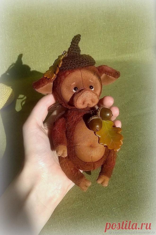 Натусина шкатулка.
Поросёнок Светланы Ивановой.