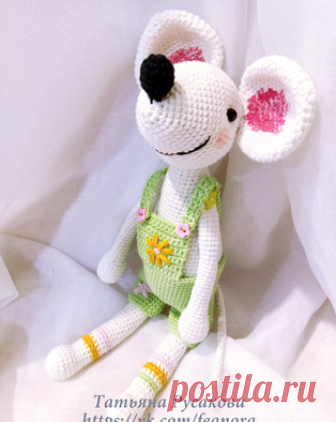 Мышка озорная амигуруми. Схемы и описания для вязания игрушек крючком! Бесплатный мастер-класс от Татьяны Русаковой по вязанию озорной мышки крючком. Высота вязаного мышонка примерно 30 см. Для изготовления игрушки автор…