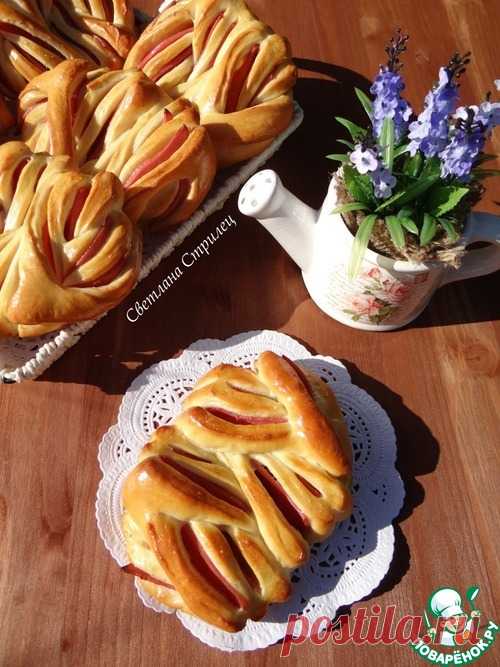 Булочки с колбасой.