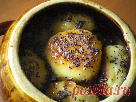 Сырники в маковом соусе