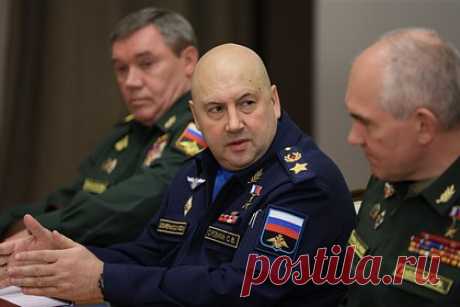 Пригожин оценил назначение нового командующего войсками в районе спецоперации. Предприниматель, владелец компании «Конкорд» и основатель частной военной компании (ЧВК) «Вагнер» Евгений Пригожин заявил, что новый командующий объединенной группировкой войск в районе специальной военной операции Сергей Суровикин — «самый грамотный командир в российской армии».