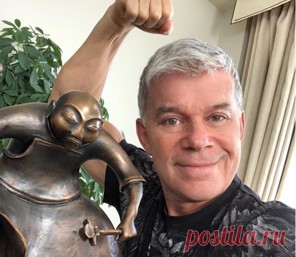 Марианна Газманова пошла в школу: 14-летняя девочка совсем не выглядит на свой возраст