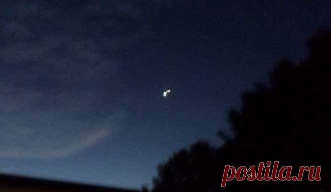 Американцы сняли в вечернем небе загадочный НЛО