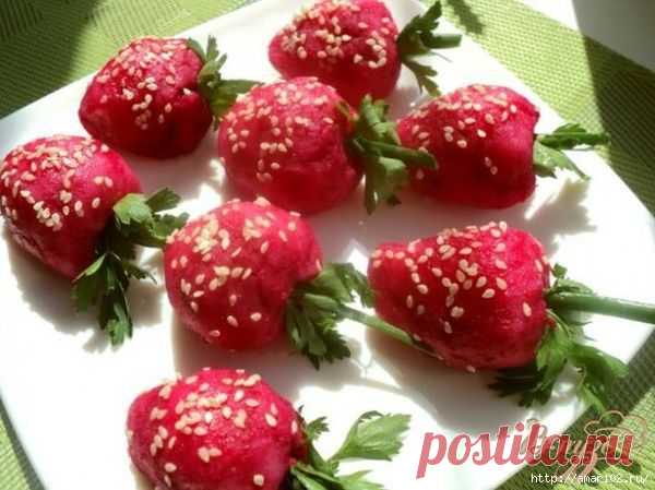 Клубничка из сельди "закусочная"..