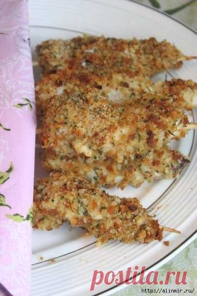 Необычная курица на шпажках.