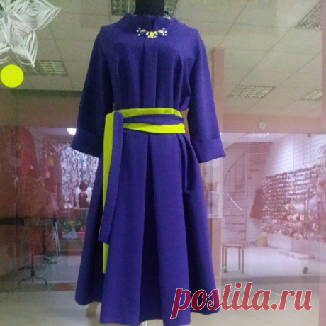 Глубокий синий цвет, пояс кушак, который выгодно подчеркнет вашу талию. Встретим весну во всеоружии!