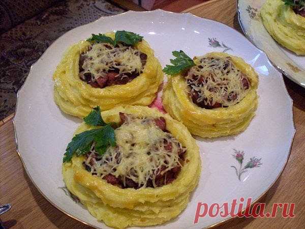 Корзинки из картофеля с грибами и ветчиной | Советник