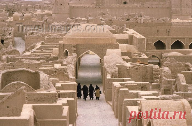 Bam, Iran: faded glory of the Silk Road days  |  Найдено на сайте travel-images.com.