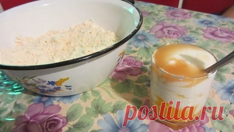 Самый вкусный, самый настоящий, самый слоистый, самый нежный торт Наполеон   
Самый, самый вкусный "Наполеон" получается только по этому рецепту! Уж поверьте! За многие годы я перепробовала разные рецепты. И из книжек брала, и люди рассказывали и сама придумывала. Какие только виды теста не использовала! И пресное слоеное, и на уксусе, и на пиве, и быстрое слоеное (так называемое татарское). Нет! Все это не настолько вкусно, как тот рецепт, что я опишу сейчас.
