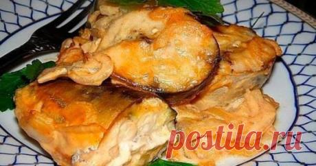 Соус, который сделает из любой рыбы блюдо с неземным вкусом! Приятная кислинка, волшебный аромат…
Рыба — диетический продукт с высокой питательной ценностью. Самый простой способ ее приготовить — запечь в духовке: быстро, нехлопотно и никакой лишней посуды!
«Так Просто!» предлагает запечь рыбу в горчичном соусе-маринаде. Особо вкусной по этому рецепту получается скумбрия: нежная, сочная, с легкой кислинкой.