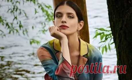 Анна Чиповская устроила пикантную фотосессию на траве — vestinews