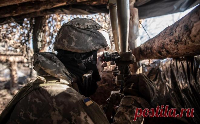 Украина решила усилить оборону на границе с Белоруссией. В Волынской области командирам бригад, батальонов, рот и взводов ВСУ поставлен ряд задач, которые необходимо сделать в дальнейшем для укрепления обороноспособности на границе с Белоруссией, заявил украинский генерал Наев