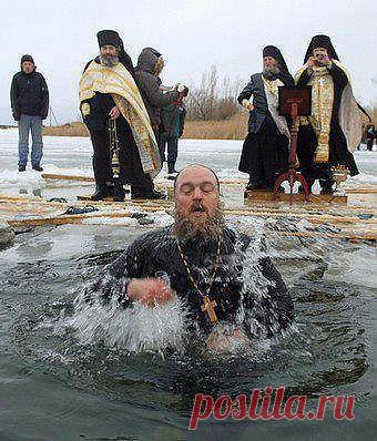 Святой источник примет всех, кто пришел с открытым сердцем и вопрошанием помощи себе и своим близким. Хорошо, если перед омовением в святом источнике вы посетите службу, исповедуетесь, причаститесь и попросите благословения на омовение. Очень полезно перед окунанием в купель святого источника попоститься с предыдущего дня.

В критические дни для женщин и девушек - возможно только омовение из ведра или окрапление водой святого источника. В купель окунаться недопустимо!  Спаси Бог.