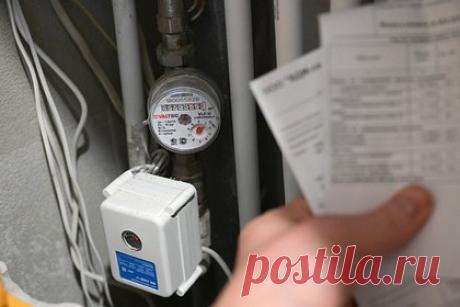 Россиянам разъяснили новые правила расчета оплаты ЖКУ. Согласно новым правилам расчета платежей за ЖКУ, оплачивать счета за свет, воду и газ теперь нужно только в соответствии с личным потреблением этих услуг. Постановление правительства РФ вводит новые формулы расчета, которые должны приблизить сумму платежа к фактическому потреблению плательщиком.