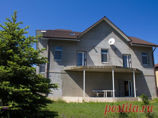 Продам дом на Новом Бугово недалеко от моря в Черноморске!
Предлагаемый к продаже дом в жилом массиве Новое Бугово на 10-ти сотках земли, правильной формы