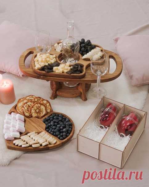 Не знаете что подарить себе или близкому человеку?

❤Наши столики для закусок - это не просто стильное украшение интерьера. Это еще и отличный подарок, пропитанный теплом и заботой.

Такой подарок подчеркнет вашу креативность и точно не оставит именинника равнодушным 😍

Посмотреть прайс и заказать можно здесь. 👉🏻