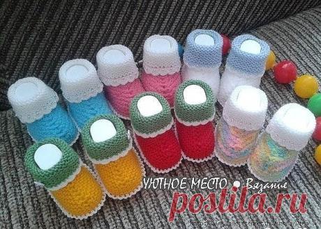 Пинетки на двух спицах

Набрать 36 петель (кол –во петель зависит от желаемого размера и толщины нити). 

1 ряд ( и все нечетные ряды -лицевая сторона изделия) - лиц. петли. 
2 ряд ( все четные ряды - изнаночная сторона изделия) – 1 кром., 1 лиц. , накид, 14 лиц. , накид, 4 лиц. , накид, 14 лиц. , накид, 2 лиц. п. 
3 ряд – лиц. петли 
4 ряд - 1 кром, 2 лиц. , накид, 14 лиц. , накид , 6 лиц., накид , 14 лиц. , накид, 3 лиц. п. 
5 ряд – лицевые петли 
6 ряд – 1 кром, 3 лиц. ...