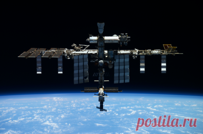 Мандарины и новогодние подарки доставил «Прогресс МС-25» на МКС. Корабль был запущен в пятницу с космодрома Байконур.