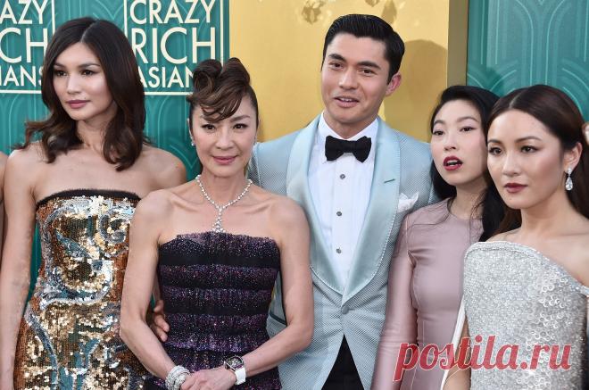 Джемма Чан, Мишель Йео, Генри Голдинг, Аквафина и Констанс Ву