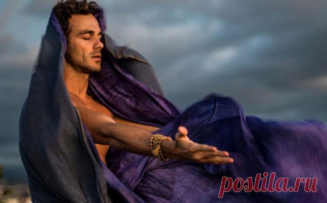 Снижение тревожности с помощью йоги и медитации Хотя нет единого мнения, какие интегративные и альтернативные терапии работают, а какие не эффективны, все больше и больше медицинских учреждений включают в перечень своих услуг такие практики, как медитацию осознанности […]