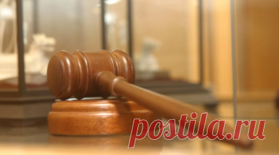 Суд арестовал двух офицеров ФТС по делу о незаконной передаче информации. Дорогомиловский суд Москвы принял решение отправить под стражу двух офицеров Федеральной таможенной службы (ФТС) по делу о незаконной передаче данных о перемещаемых через границу товарах третьим лицам за взятку. Читать далее
