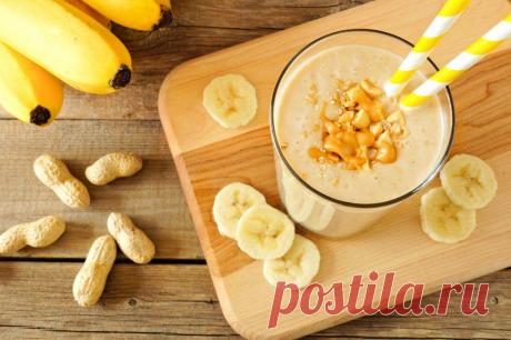Рецепты с арахисовым маслом | FAQ-ДИЕТА 1. Молочный коктейль с арахисовым маслом Ингредиенты 1 стакан несладкого молока 1 стакан замороженных бананов 1/2 стакана арахисового масла Приготовление