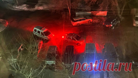В Приморье мужчина убил человека из АК-17. В приморском Партизанске мужчина расстрелял человека из АК-17 и скрылся с места преступления. Об этом пишет NEWS.VL. Предположительно, убитый был родственником стрелка. На место происшествия прибыла полиция, преступника ищут. Сообщается, ...
