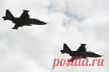 Российские штурмовики отработали уничтожение противника. Экипажи российских штурмовиков Су-25 отработали уничтожение противника в ходе учений на полигоне «Новосельский», сообщили в пресс-службе ВВО. Самолеты использовали пушечное вооружение и бомбы для уничтожения укреплений и техники условного противника. Экипажи совершили более 30 вылетов.