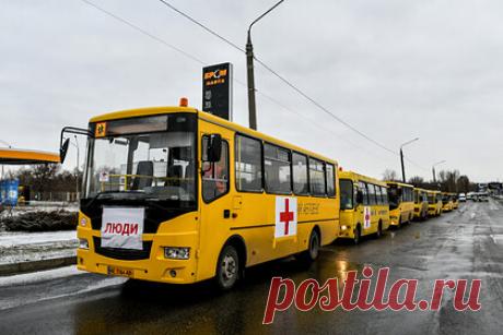 Украина анонсировала открытие нескольких гуманитарных коридоров. Вице-премьер Украины Ирина Верещук анонсировала открытие нескольких гуманитарных коридоров для эвакуации мирных жителей по следующим направлениям: Мариуполь — Запорожье, Пологи — Запорожье, Волноваха — Покровск, Энергодар — Запорожье, Изюм — Лозовая. «Мы открываем очередные гуманитарные маршруты», — сказала Верещук.