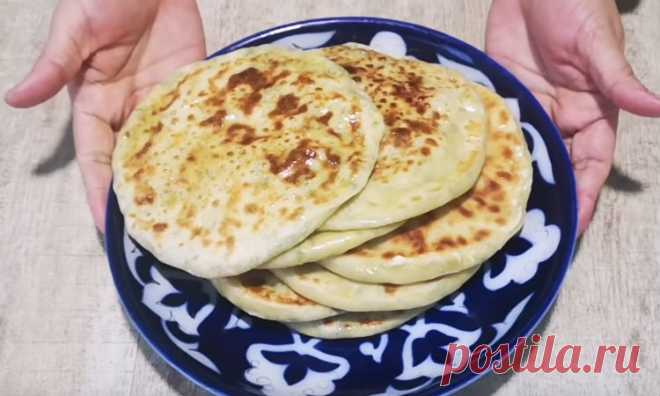 Лепешки как подушки: жарим с сыром и картошкой внутри