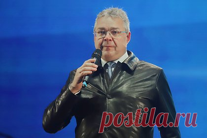 Российский губернатор раскрыл подробности избиения подростка плетью в школе. Сотрудник кадетской школы имени Ермолова в Ставрополе ударил воспитанника нагайкой. Такие подробности случившегося в российском образовательном учреждении раскрыл губернатор региона Владимир Владимиров в Telgram-канале. «Прежде всего, такое недопустимо», — считает он.