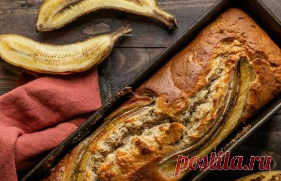 Вкуснейший банановый пирог к чаю: нежный, ароматный и в меру сладкий — быстро и просто Многие любят банановую выпечку. Такой пирог отлично скрасит любое чаепитие.