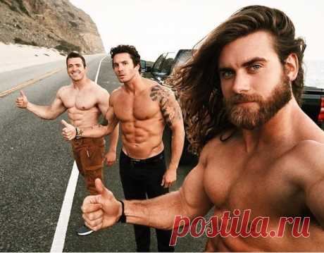 Если вы думали, что дизайнер - это худой уставший человек с синяками под глазами, то просто посмотрите на этого знойного красавчика - Брока О'Херна!