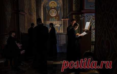 Верховная рада приняла в первом чтении законопроект о запрете УПЦ. Депутат парламента Ярослав Железняк сообщил, что документ поддержали 267 депутатов при 226 необходимых